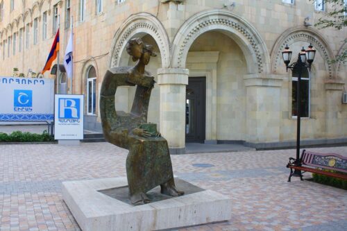 Известны кандидаты на вакантную должность исполнительного директора «Общественной радиокомпании Армении»