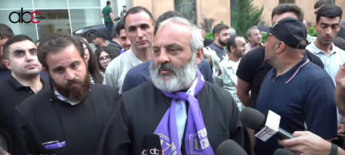 Բագրատ Սրբազանը ներկայացրել է անցումային կառավարության գործառույթները