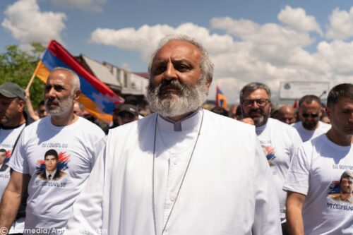 Баграт Србазан: г-н Гюрджинян, откройте двери университета