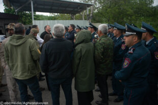 Կիրանցի ճանապարհը փակած ոստիկանները (մաս 2)
