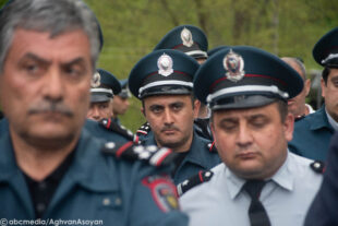 Կիրանցի ճանապարհը փակած ոստիկանները (մաս 2)