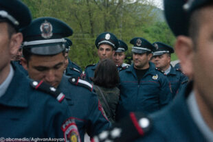 Կիրանցի ճանապարհը փակած ոստիկանները (մաս 2)