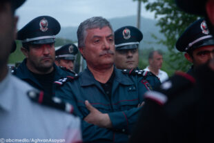 Կիրանցի ճանապարհը փակած ոստիկանները (մաս 2)