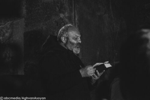 Պայքարի աղոթք Հաղարծինում (ֆոտոշարք)
