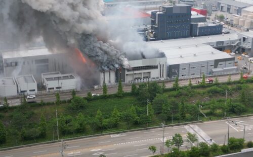 Huge fire breaks out in South Korean battery plant