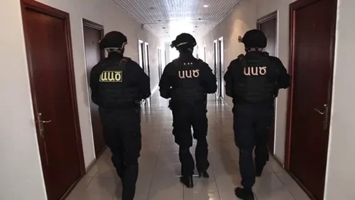 ԱԱԾ-ն առավել ակտիվ արցախցիներին հրավիրում է ծառայության շենք և հորդորում չմասնակցել հավաքներին․ փաստաբան