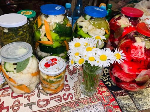 «Թարմ թթվի տեսականի- աղտիրած». արցախյան թթուն՝ Երևանի շուկայում