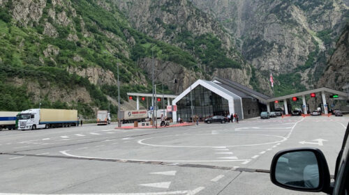 Georgia-Russia border crossing staff evacuated due to flooding