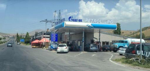 Երևան-Սևան ճանապարհին գտնվող բենզալցակայանը շահագործվել է առանց իրավունքի. «Հետք» Երևան-Սևան ճանապարհին գտնվող բենզալցակայանը շահագործվել է առանց իրավունքի. «Հետք»