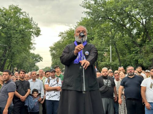 Հունիսի 12-ը վճռական օր է, բոլորիդ ներկայությունը չափազանց կարևոր է․ Բագրատ սրբազան