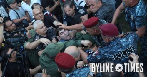 На фоне предсказаний новой войны Запад пытается сделать Армению своей, а Россия старается ее не потерять: международная пресса