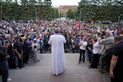 Սրբազանների փողոց դուրս գալը ճիչ ու աղաղակ է ապօրինությունների դեմ․ Բագրատ սրբազան