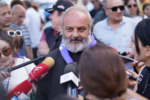 Ոստիկանների գործողություններից վիրավորված քաղաքացիներին դատաբժիշկ չի այցելել, փորձում են կոծկել․ Բագրատ սրբազան