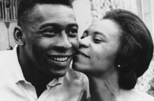 Мать футболиста Пеле скончалась в возрасте 101 года, она так и не узнала о смерти сына