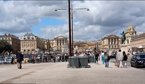 Palace of Versailles evacuated for security operations
