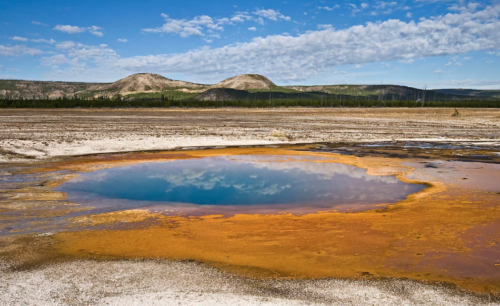 Geyser explodes in US Yellowstone National Park