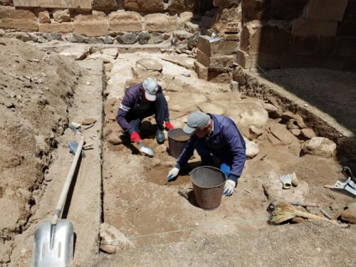 Հետախուզական պեղումներ են իրականացվում Երերույքի վաղմիջնադարյան տաճարի ներսում