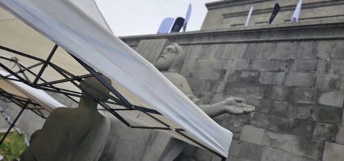 Վանդալիզմ չէր, որևէ մետաղական մաս արձանին չի դիպել. Պետական կամերային նվագախմբի տնօրենը՝ Կորյունի արձանի մասին