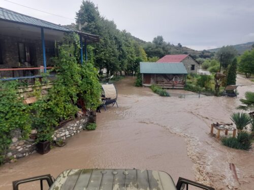 Река Агстев затопила территорию лагеря «Сказка» в Хаштараке