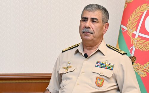 Министр обороны Азербайджана отбыл в Беларусь