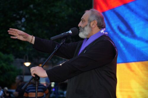 Սուրբ Աննայի բակում ձևավորվում է գալիք Հայաստանի մոդելը. Բագրատ սրբազան