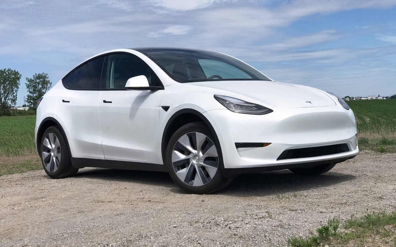 Автомобили Tesla впервые включены в список покупок правительства Китая Автомобили Tesla впервые включены в список покупок правительства Китая
