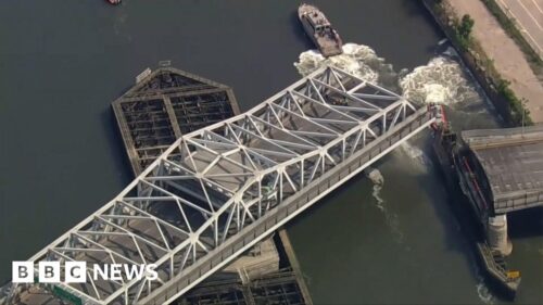 Bridge in New York gets stuck open due to heat 