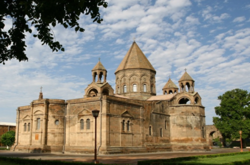 Հայ Առաքելական եկեղեցին նշում է հին տապանակի և նոր Ս. Եկեղեցու հիշատակի տոնը