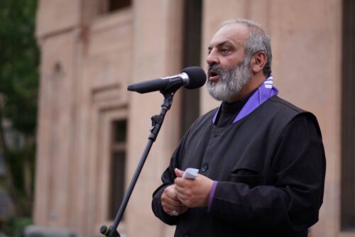 Իրավունք չունենք մեր երկիրը աշխարհաքաղաքական բախումների  վայրի վերածելու. Բագրատ սրբազան
