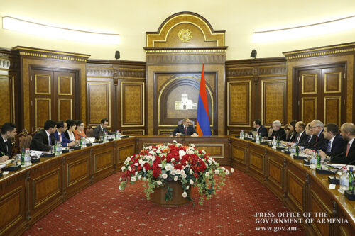 Руководство РА ищет на Западе «спасательный круг» для спасения своей власти