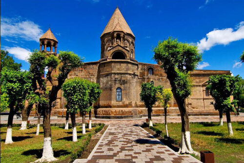 12 տարի տևած հիմնանորոգման ու ամրակայման աշխատանքներից հետո Մայր Տաճարը նոր մյուռոնով կօծվի