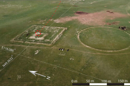 В Монголии обнаружена могила человека высокого дворянского сословия в желтом шелковом плаще