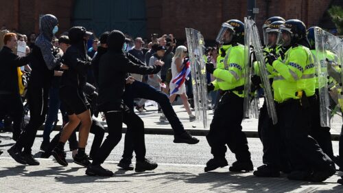 1000 rioters arrested in UK