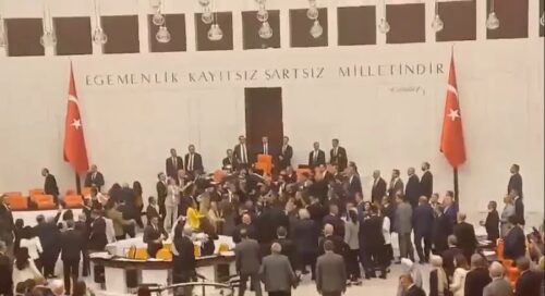 В парламенте Турции произошла драка