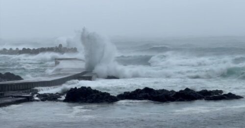 Japan grounds hundreds of flights due to typhoon 