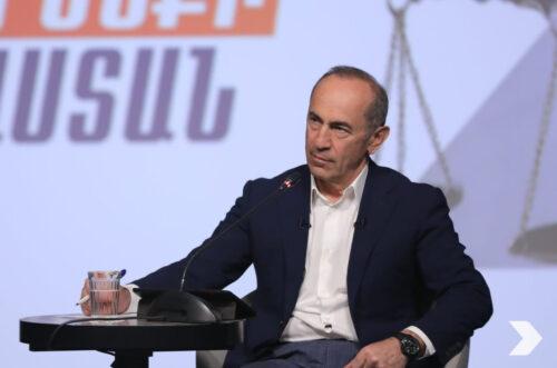 Под руководством Роберта Кочаряна состоялось заседание фракции «Армения» НС