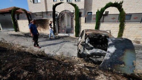 One killed as Israeli settlers set fire to West Bank village