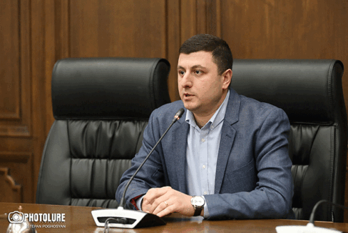 Если военные сборы направлены на совершенствование воинских навыков, то почему вызывают участника 44-дневной войны?