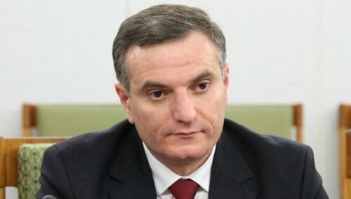 Артак Закарян: Ну, а если настоящая родина не Армения, а другое государство, собрали соотечественников Диаспоры, чтобы что делать… 