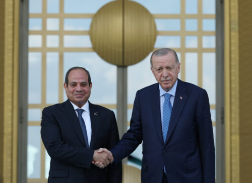 Egyptian president arrives in Turkey
