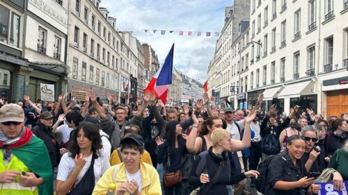 Disobedience acts in Paris demanding Macron’s resignation