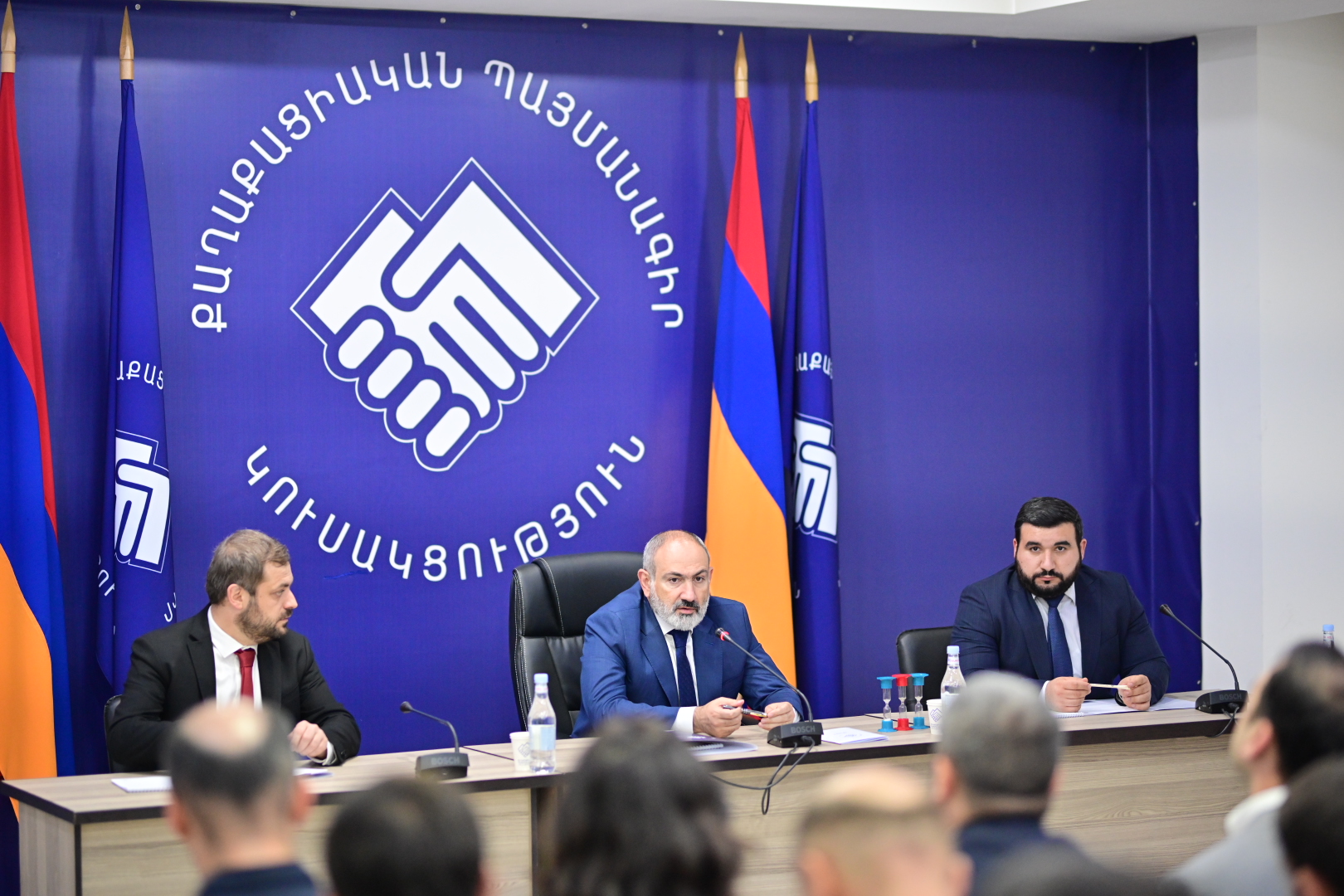 Փաշինյանի կուսակցության մասնակցությամբ ցանկացած կոալիցիա կհանգեցնի իշխանության կաթվածահարության․ EADaily Փաշինյանի կուսակցության մասնակցությամբ ցանկացած կոալիցիա կհանգեցնի իշխանության կաթվածահարության․ EADaily