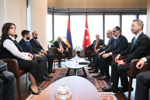 Pashinyan and Erdogan announce willingness to continue Armenia-Turkey normalization without preconditions