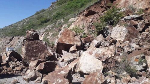 Քարաթափում  է տեղի ունեցել Վանաձոր-Ալավերդի ավտոճանապարհին