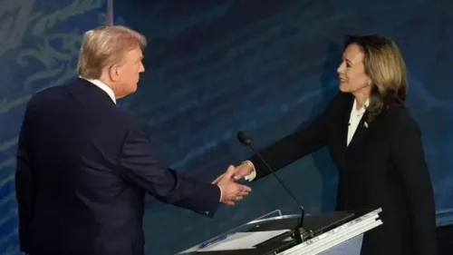 Trump and Harris hurl insults during debate, discussing war in Ukraine and Israel
