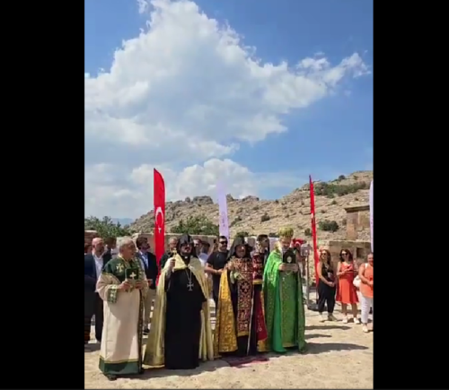 Աղթամարի Սուրբ Խաչ եկեղեցում պատարագ է մատուցվել