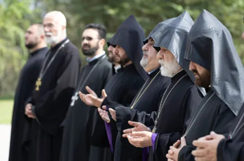 Մայր Աթոռի միաբաններն այցելել են «Եռաբլուր» զինվորական պանթեոն