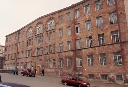 В школе им. А. Ошакана зарегистрирован толчок, занятия проходят онлайн