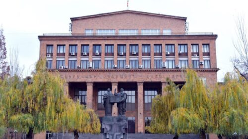 Рубен Меликян: Если руководство факультетов будет сильным, руководство вуза не сможет уволить ни одного преподавателя. 