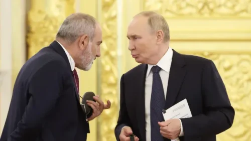 Forbes: «Перекресток Мира» — красивое, интеллектуальное сооружение, не наполненное конкретным содержанием